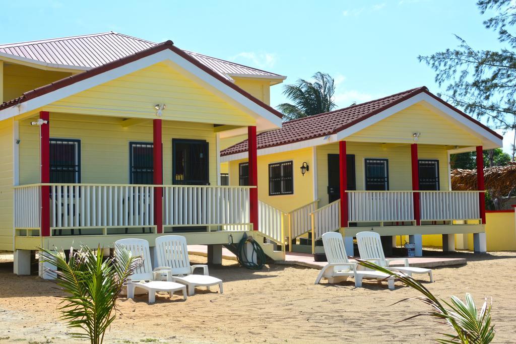 The White Horse Inn - Hopkins Village Beach Belize Zewnętrze zdjęcie